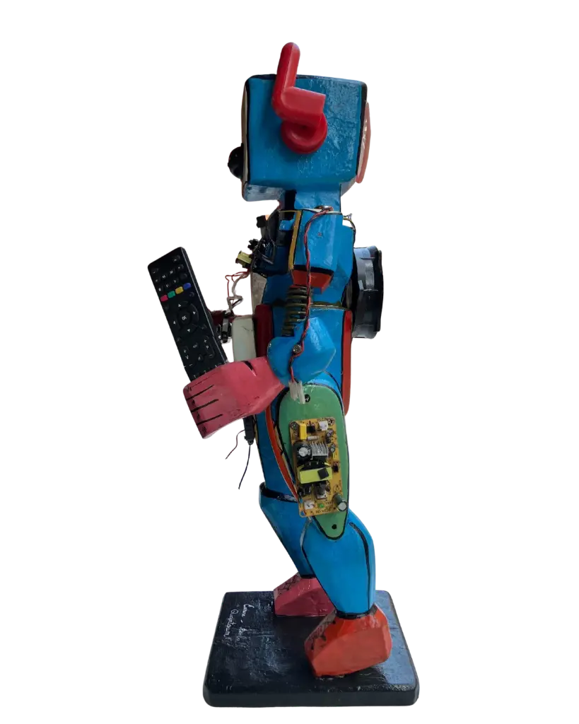 DECA-003c, Quantown, Demba_Camara, 2024, Mixed_Media, 60x27x27cm.webp